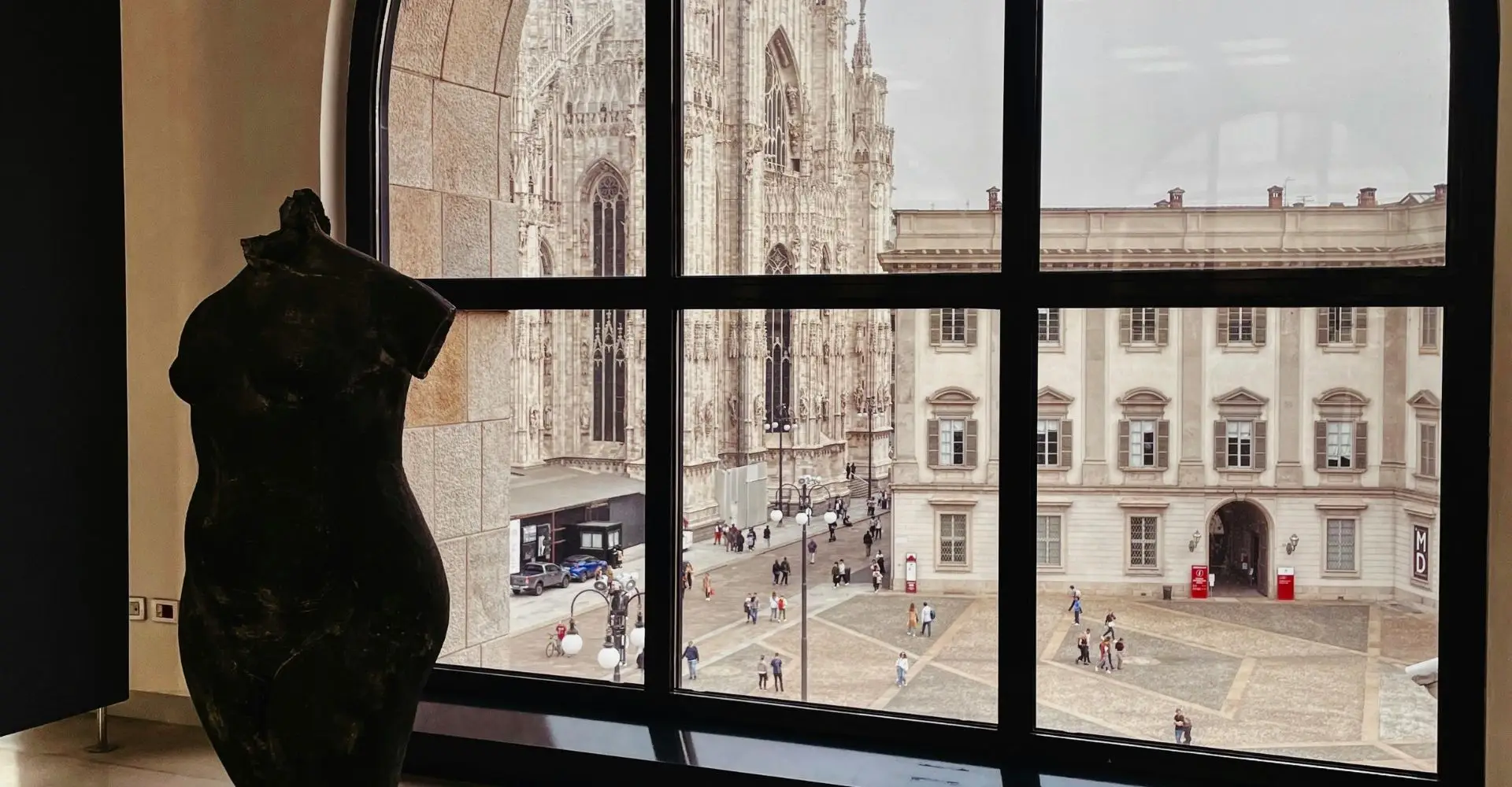 apartments-milan-art-exhibition-palazzo-reale